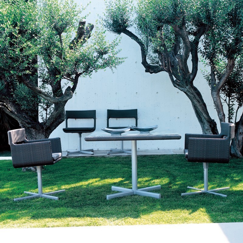 XXL Wicker Modern Outdoor Dining Set 5-piece