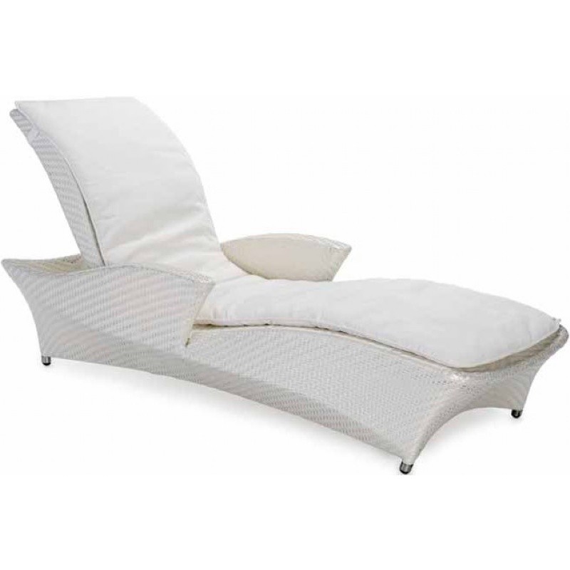 Nuevo Flow Wicker Chaise Lounge Nuevo Flow Wicker Chaise Lounge