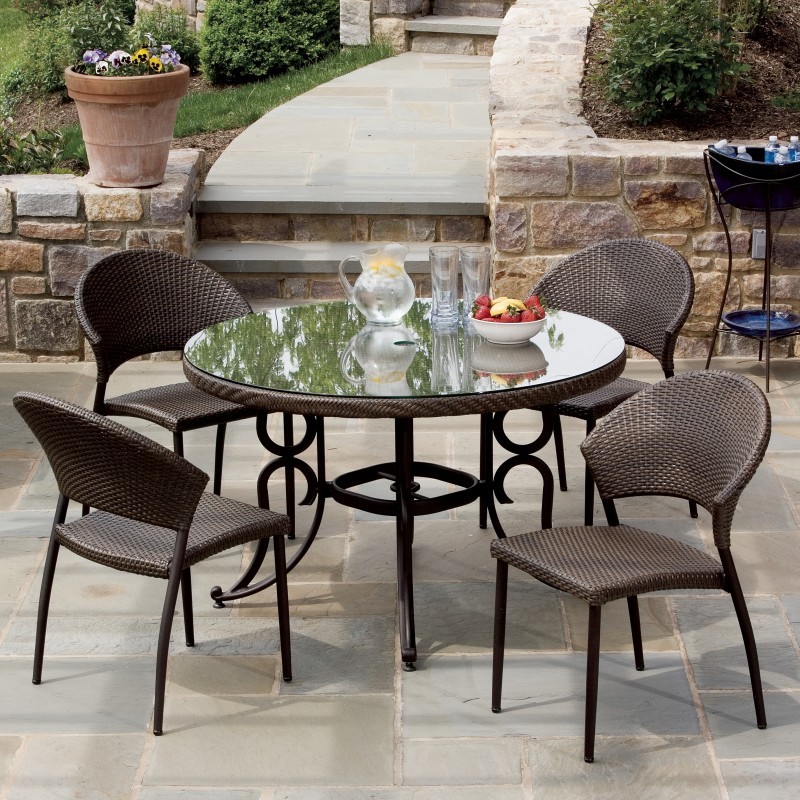 Vento Outdoor Wicker Dining Group 5-Piece