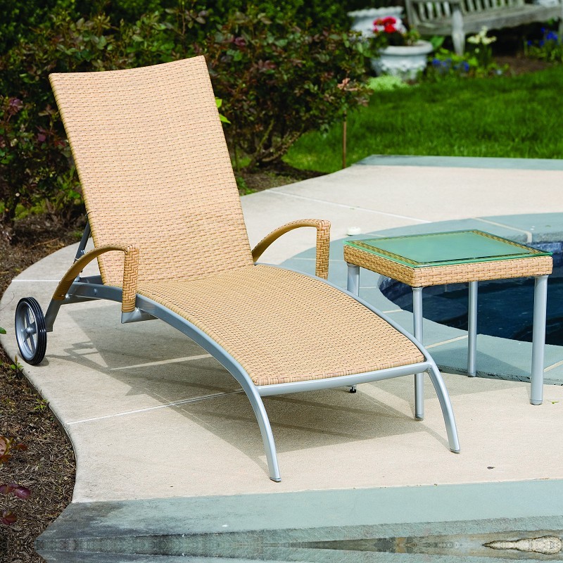 Sabbia Outdoor Wicker Chaise Lounge