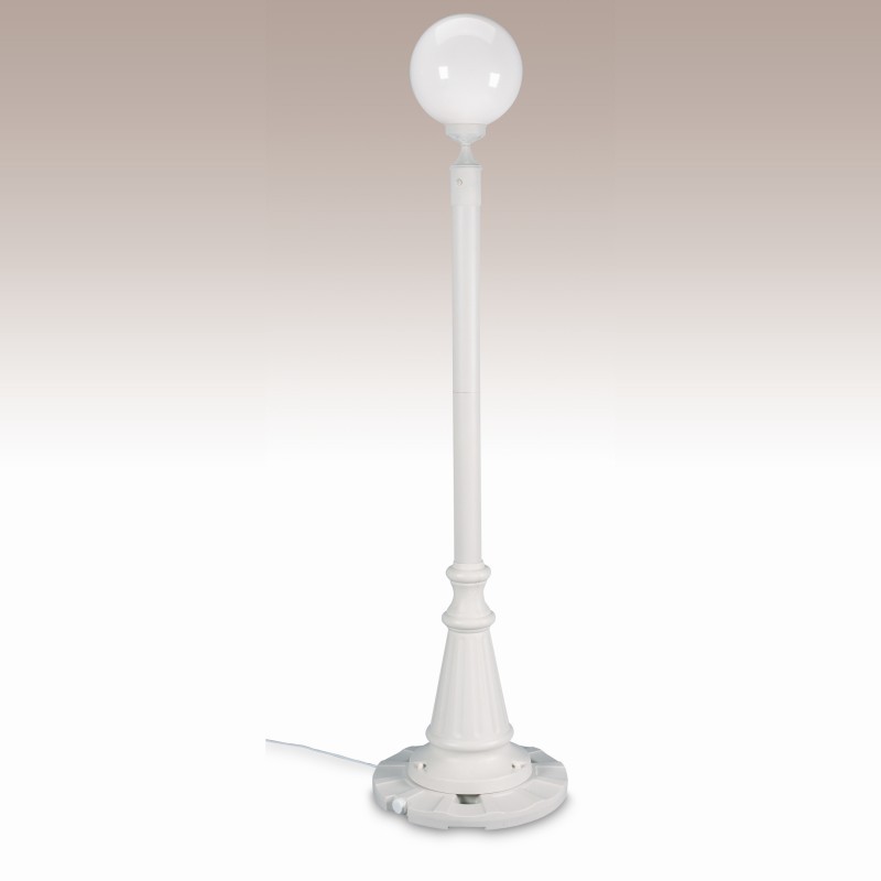 European Globe Portable Patio Lamp White Globe Black : Outdoor Garden Lamps
