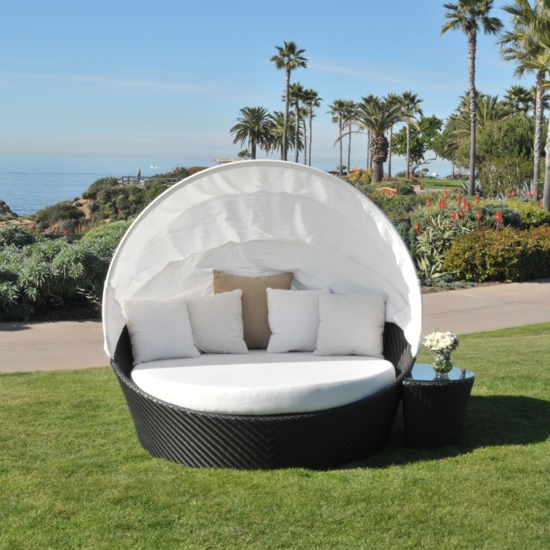 Outdoor Furniture: Outdoor Wicker: Barrell Outdoor Daybed with Canopy