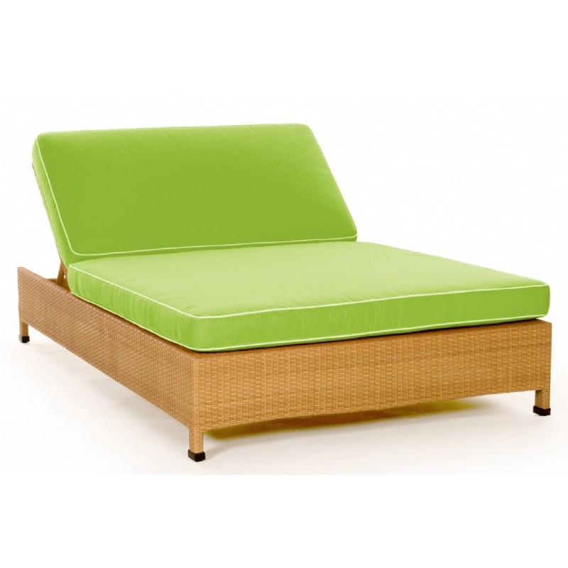 Point Dome Outdoor Wicker Chaise Lounge Daybed Point Dome Outdoor Wicker Chaise Lounge Daybed