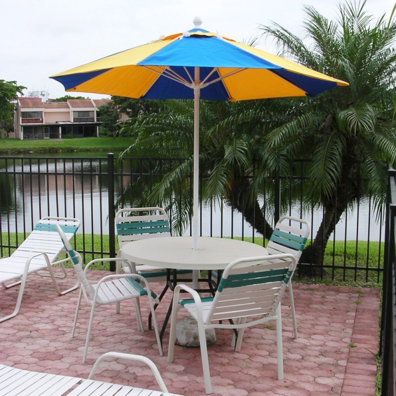 Market Umbrella 7.5' Fiberglass alternative photo