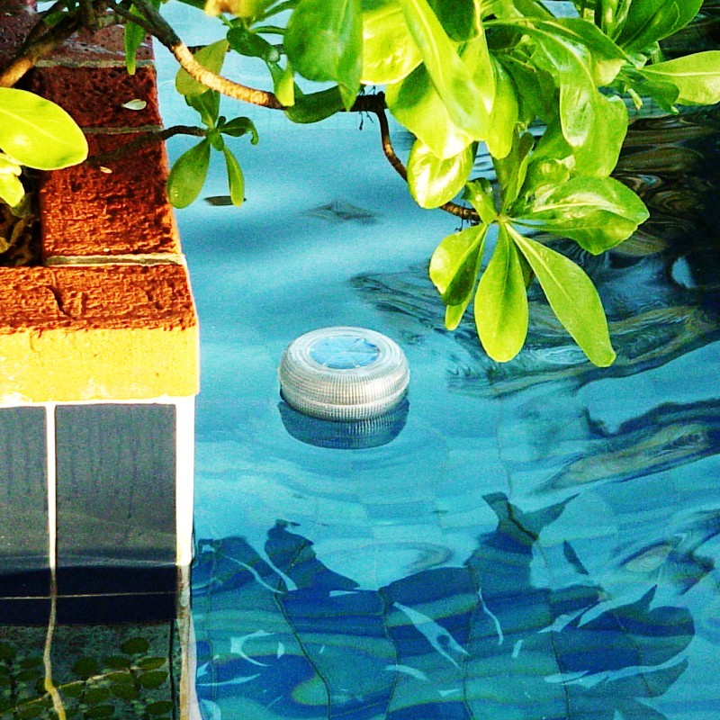 SolMate Floating Light