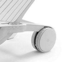 Chaise lounges with wheels